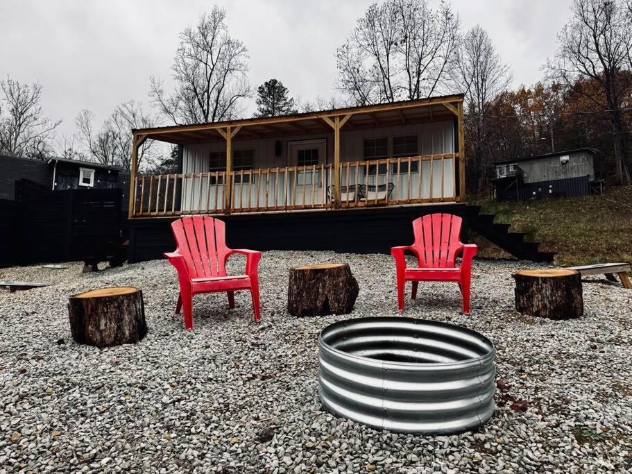 Cozy Cabin With Lake View And Hottub Villa Cannonsburg Exterior photo